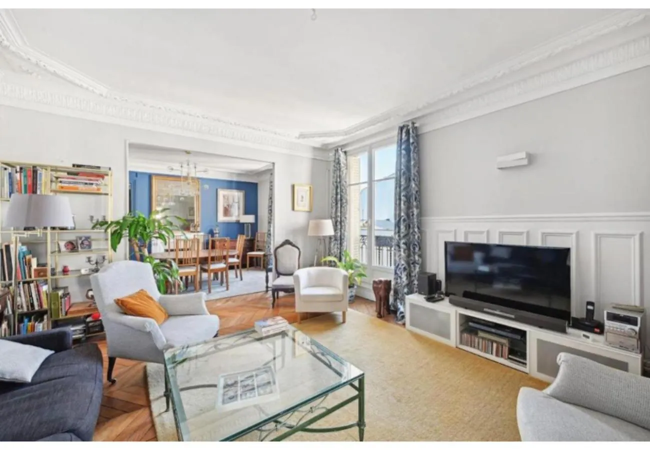 Veeve - Palatial By The Park Apartment Paris