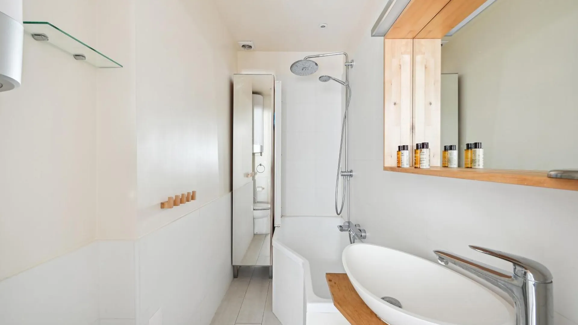 Veeve - Palatial By The Park Apartment Paris