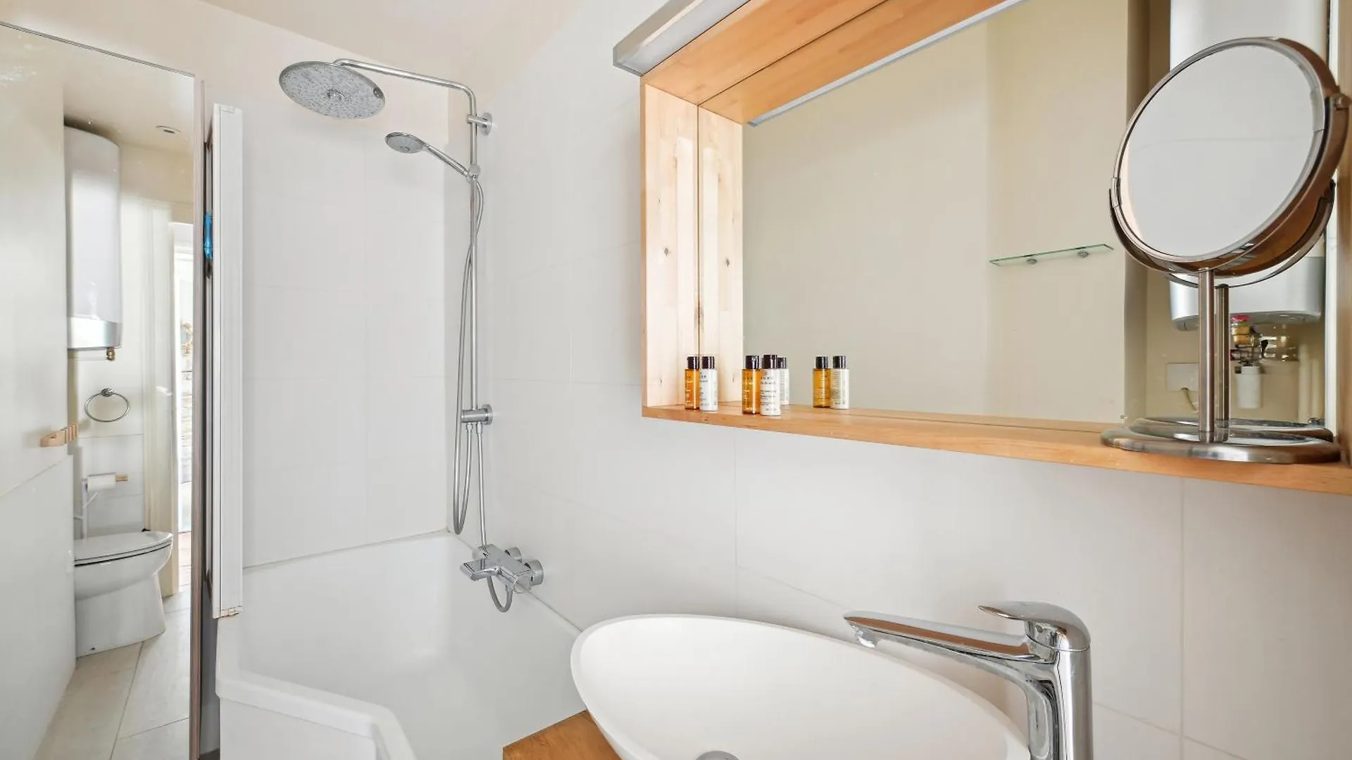 Veeve - Palatial By The Park Apartment Paris