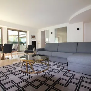 Apartment Foch Triomphe, Paris