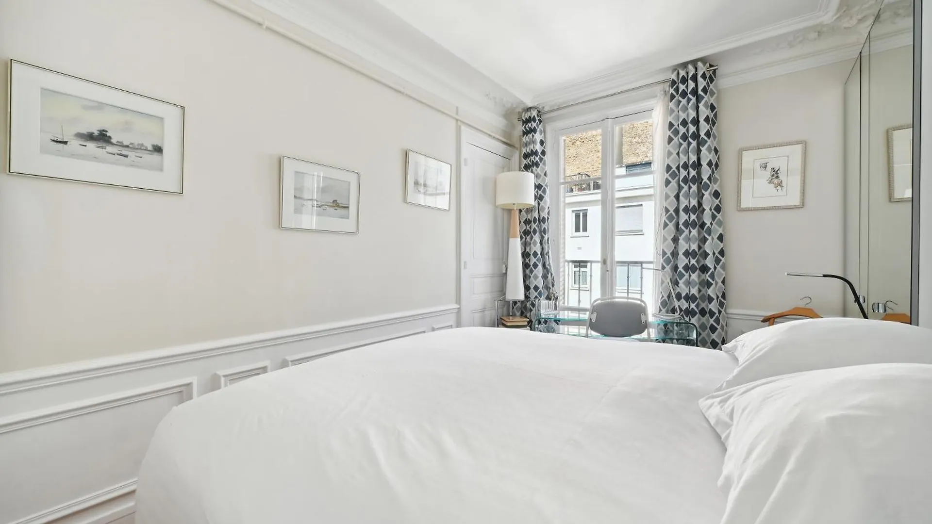Veeve - Palatial By The Park Apartment Paris