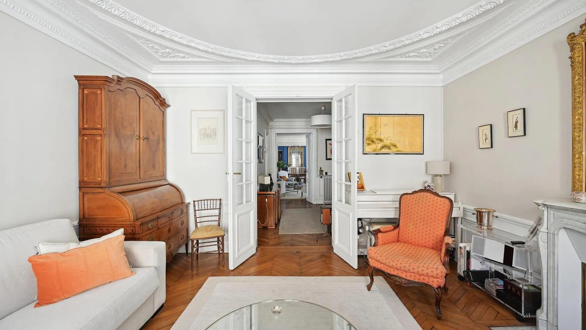 Veeve - Palatial By The Park Apartment Paris 0*,  France